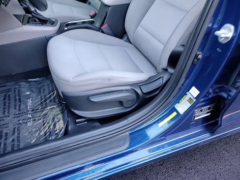 Used 2018 Hyundai Elantra Value Edition w/ Cargo Package image 12