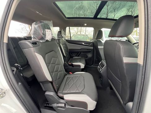 New 2026 Volkswagen Atlas Peak Edition AWD/4WD image 24