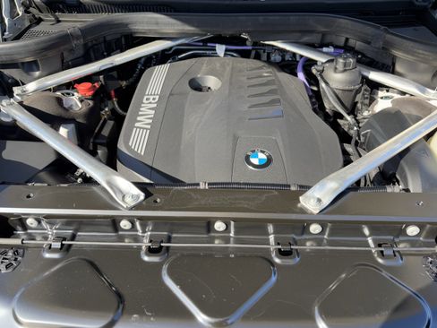 Certified 2025 BMW X7 xDrive40i w/ M Sport Package image 36