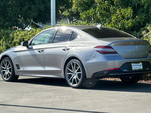 Used 2023 Genesis G70 2.0T image 6