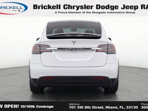 Used 2022 Tesla Model X Plaid image 7