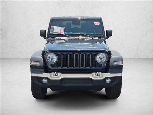 Used 2025 Jeep Wrangler Sport AWD/4WD image 2
