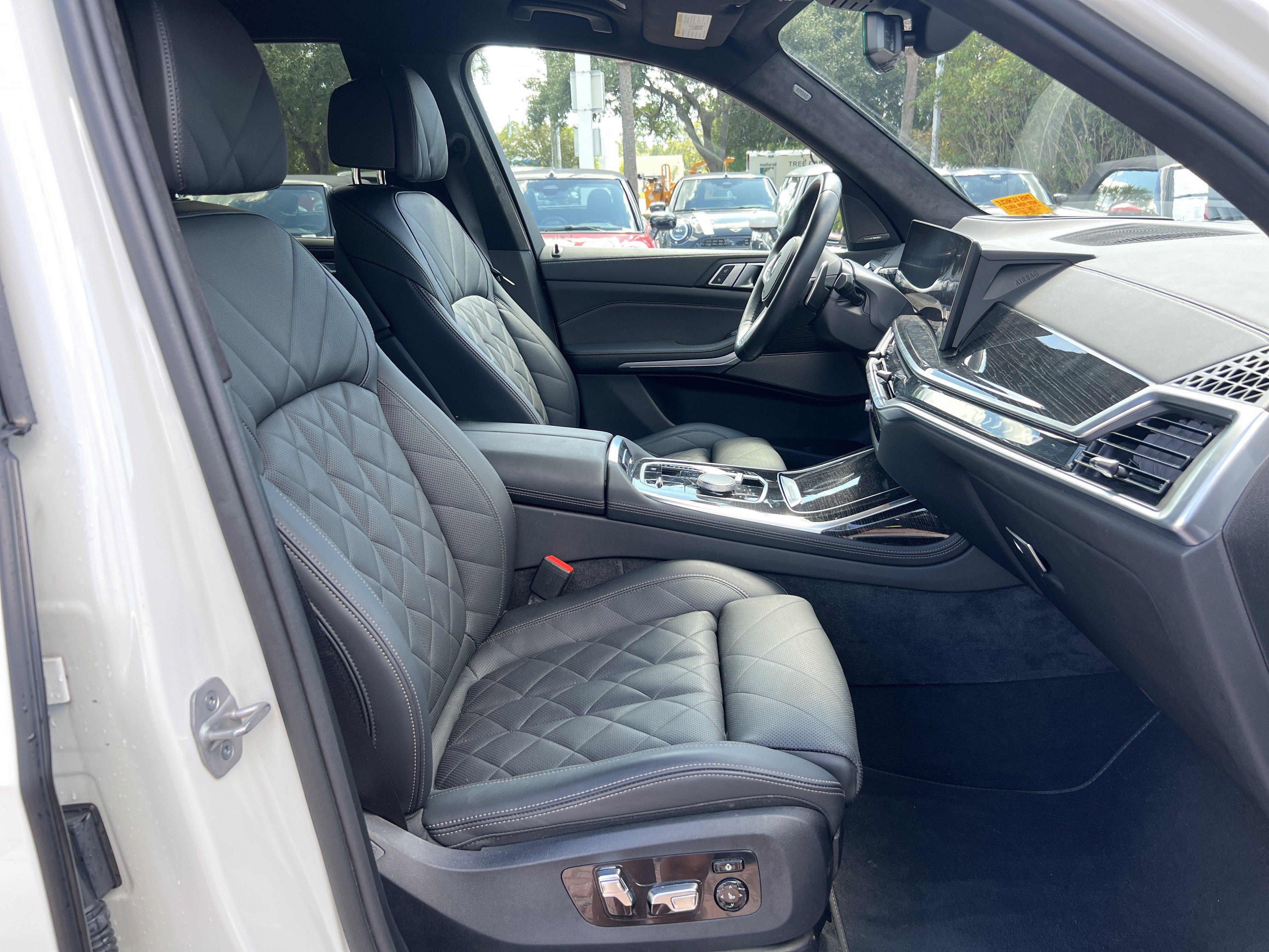 Certified 2025 BMW X7 xDrive40i AWD/4WD image 33