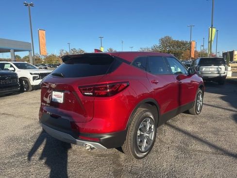 New 2026 Chevrolet Blazer LT image 3