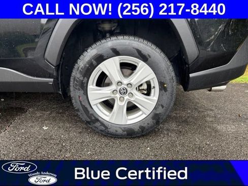 Used 2021 Toyota RAV4 XLE FWD image 6