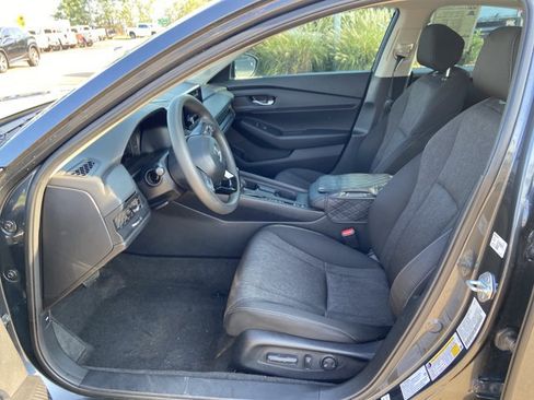 Used 2023 Honda Accord EX image 33