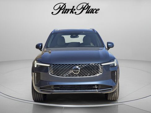 Used 2026 Volvo XC90 B6 Plus w/ Protection Package Premier AWD/4WD image 9
