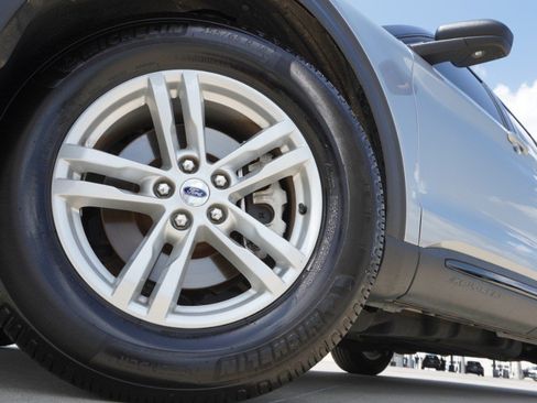 Used 2023 Ford Explorer XLT w/ Equipment Group 202A RWD image 11