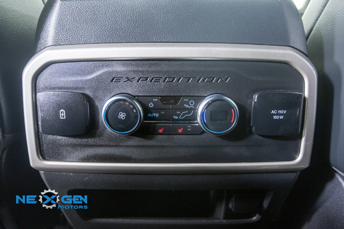Used 2024 Ford Expedition Max Limited AWD/4WD image 34