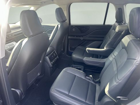 New 2026 Lincoln Aviator AWD image 9