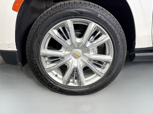 Used 2023 Chevrolet Suburban High Country w/ Advanced Technology Package image 34