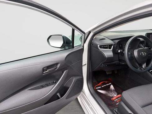 Used 2024 Toyota Corolla LE FWD image 11