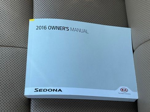 Used 2016 Kia Sedona SX FWD image 40