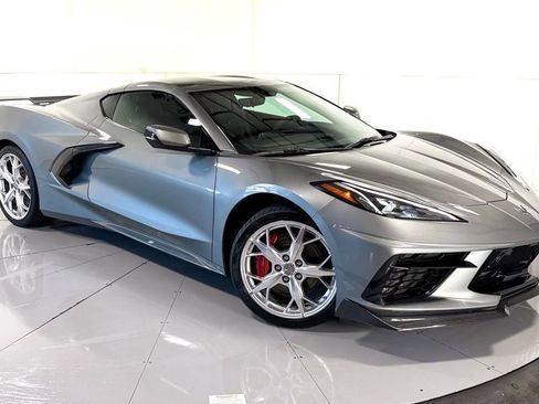 Used 2022 Chevrolet Corvette Stingray Preferred Cpe w/ Z51 Performance Package image 3