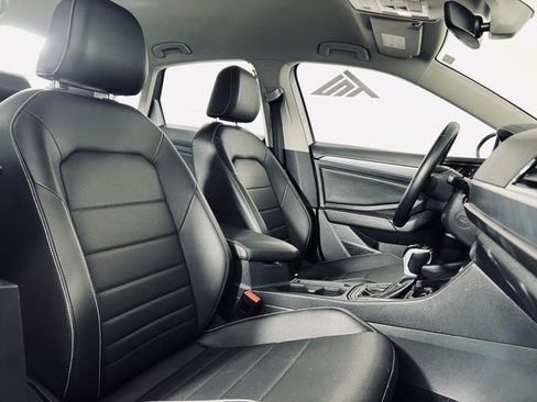 Used 2024 Volkswagen Jetta SE image 16