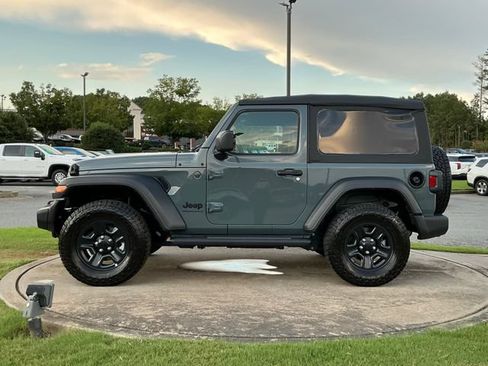 Used 2025 Jeep Wrangler Sport AWD/4WD image 4