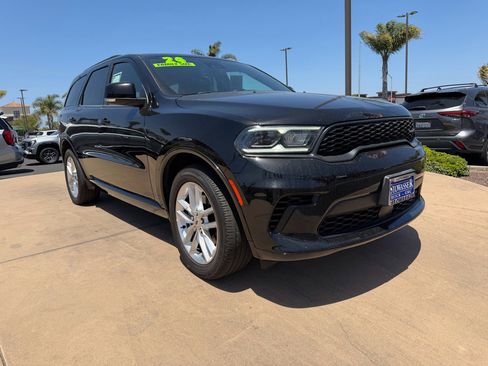 Used 2024 Dodge Durango GT RWD image 3