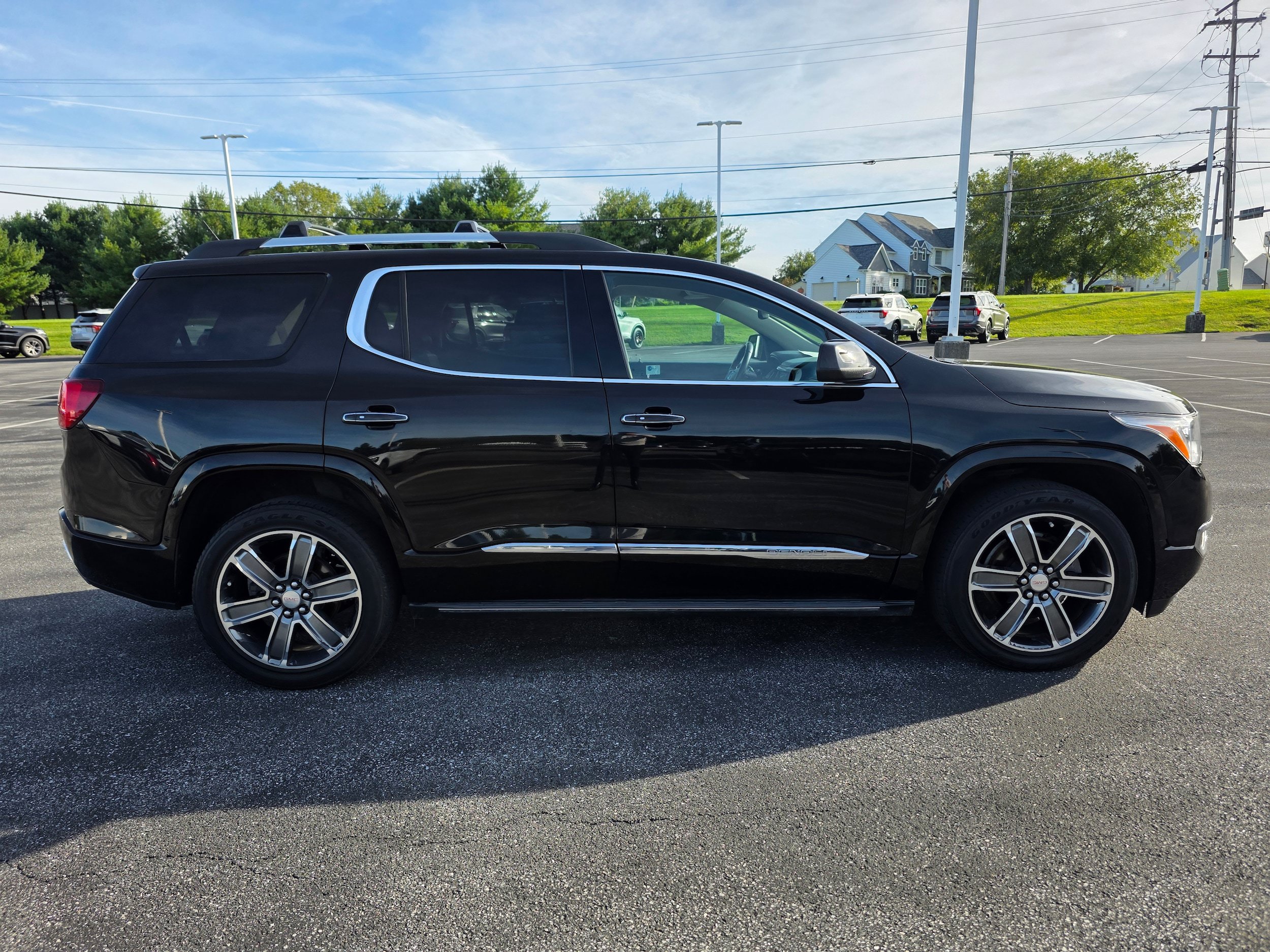 Used 2017 GMC Acadia Denali w/ Technology Package AWD/4WD image 6