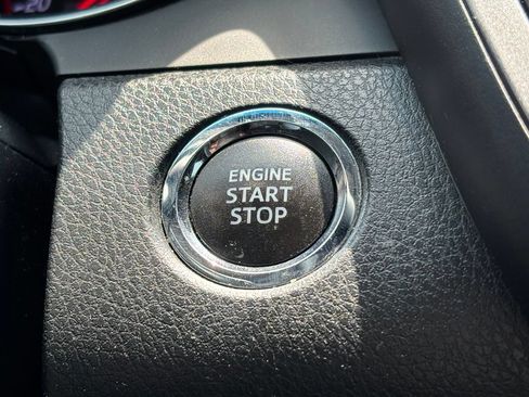 Used 2019 Toyota Camry XSE FWD image 11