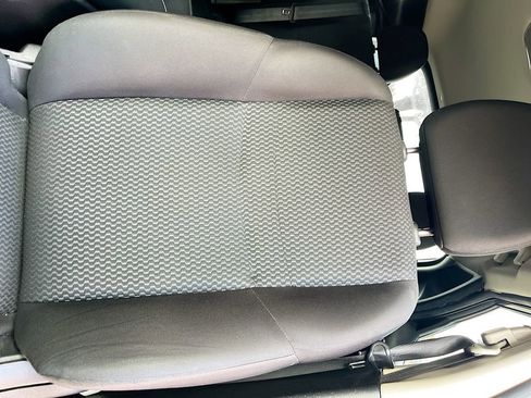Used 2022 Nissan Rogue Sport S FWD image 18