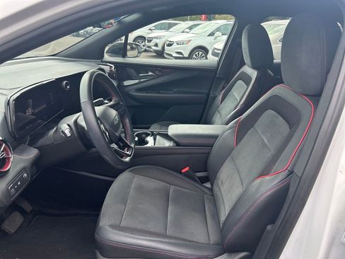 Used 2024 Chevrolet Blazer EV RS image 13