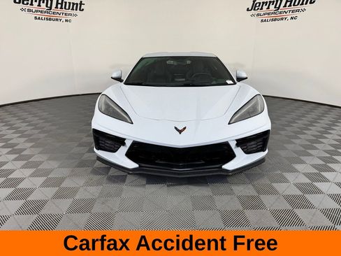 Used 2021 Chevrolet Corvette Stingray w/ Z51 Performance Package image 3