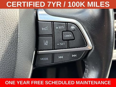 Used 2021 Toyota Highlander XLE AWD/4WD image 24
