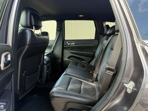 Used 2014 Jeep Grand Cherokee Limited w/ Trailer Tow Group IV AWD/4WD image 6