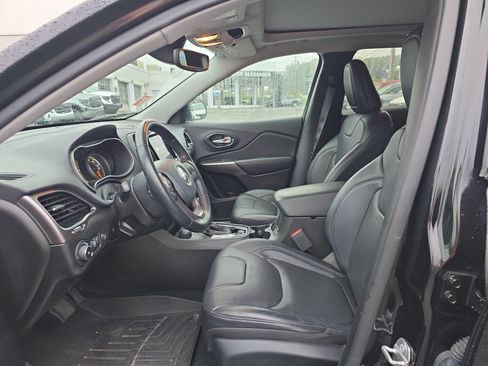 Used 2021 Jeep Cherokee Limited w/ Elite Package AWD/4WD image 12