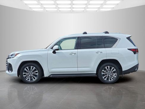 Used 2022 Lexus LX 600 4WD w/ Interior Upgrade Package image 3