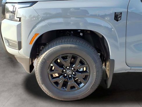 New 2026 Nissan Frontier SV image 9