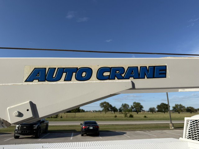 Used 2014 Ford F550 2WD Regular Cab Super Duty image 25