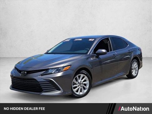 Used 2022 Toyota Camry LE FWD image 1