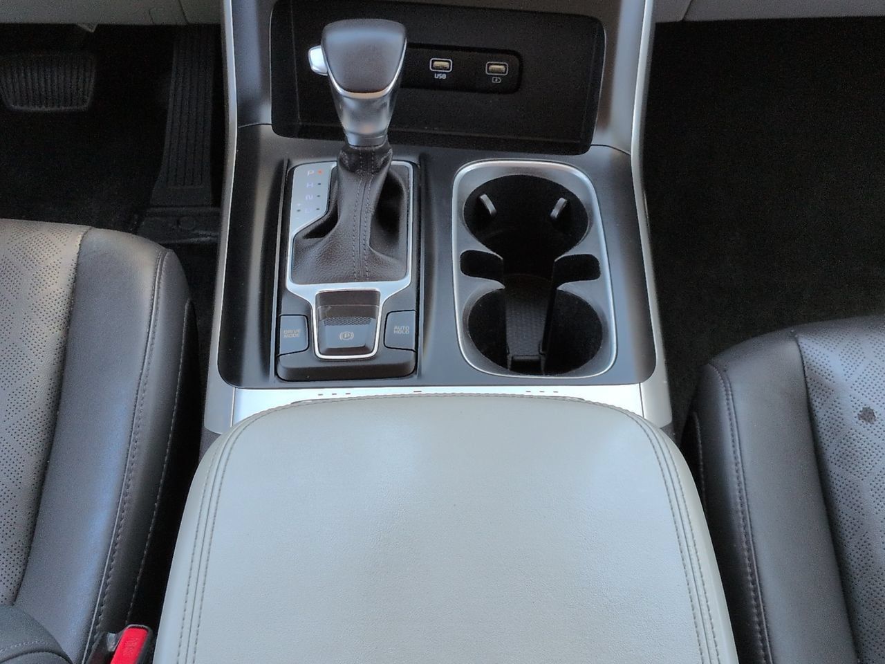 Used 2023 Kia Carnival LX FWD image 19