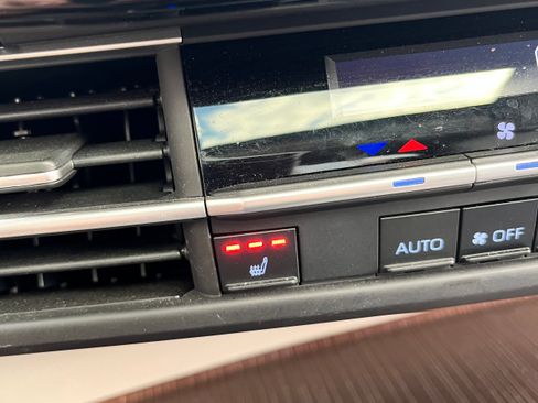 Certified 2022 Toyota Sienna XLE image 13