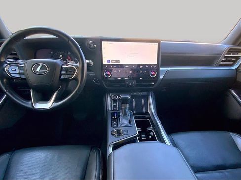 Used 2025 Lexus GX 550 w/ Accessory Package (2T) AWD/4WD image 16