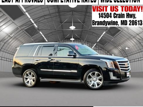 Used 2016 Cadillac Escalade Luxury AWD/4WD image 1