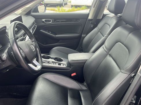 Used 2024 Honda Civic Touring image 2