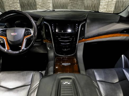 Used 2019 Cadillac Escalade ESV Luxury AWD/4WD image 12