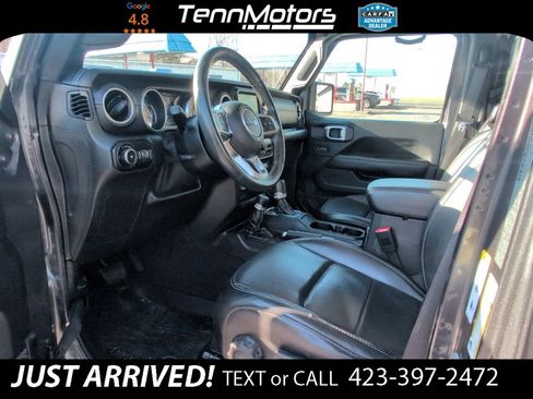 Used 2018 Jeep Wrangler Unlimited Sahara image 14