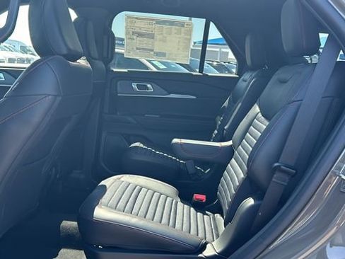 New 2026 Ford Explorer ST-Line w/ ST-Line Street Pack AWD/4WD image 15