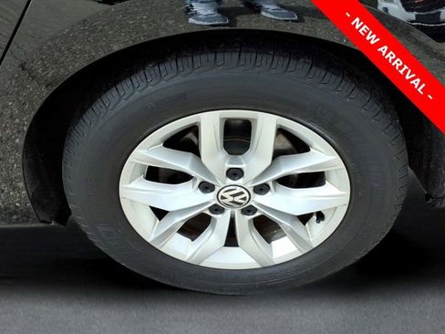 Used 2016 Volkswagen Passat 1.8T S image 7