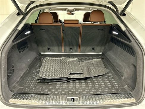 Used 2022 Audi Q8 Prestige w/ Prestige Package image 23