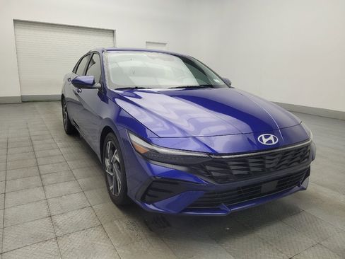 Used 2025 Hyundai Elantra SEL FWD image 13