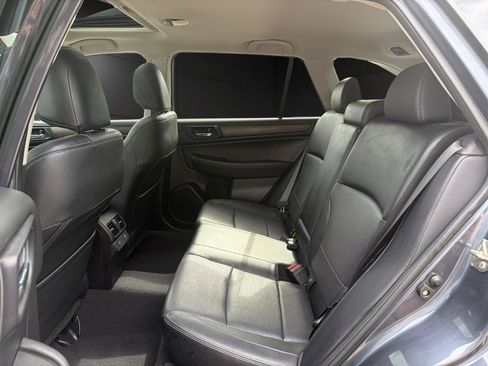 Used 2017 Subaru Outback 2.5i Limited AWD/4WD image 12