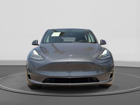 Used 2021 Tesla Model Y Long Range AWD/4WD image 2