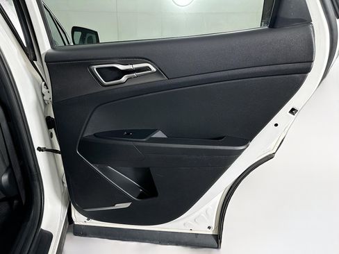 Used 2025 Kia Sportage LX image 27