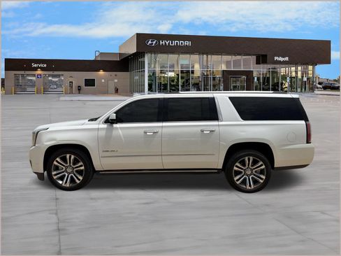 Used 2019 GMC Yukon XL Denali w/ Denali Ultimate Package RWD image 2