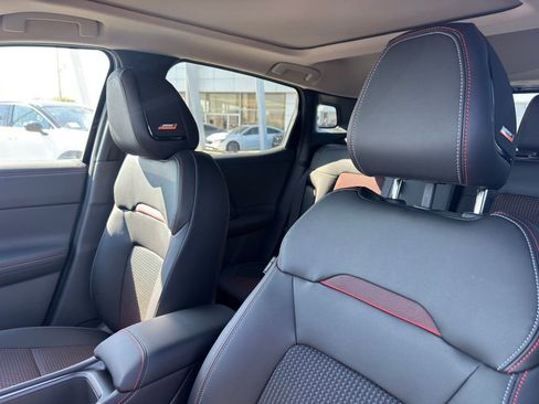 New 2026 Nissan Kicks SR w/ SR Premium Package FWD image 11