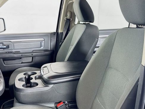 Used 2021 RAM 1500 Classic SLT AWD/4WD image 9
